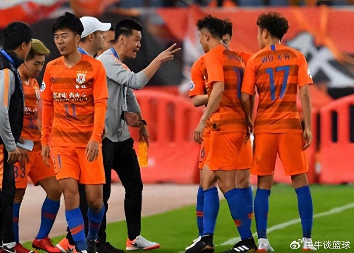 世界杯官方认证-鲁能队官宣迎来新合作伙伴，球迷为此给俱乐部点赞，值得期待|阿尔瓦罗|泰山队|中超|中卫|辽宁_新浪体育_新浪新闻