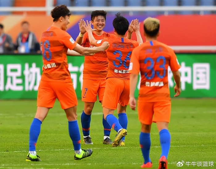 世界杯官方认证-鲁能队官宣迎来新合作伙伴，球迷为此给俱乐部点赞，值得期待|阿尔瓦罗|泰山队|中超|中卫|辽宁_新浪体育_新浪新闻