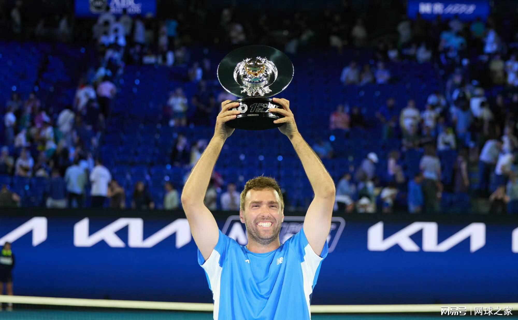 业余球手夺一球致胜冠军！高芙贡献名面，周杰伦球都没碰到就出局