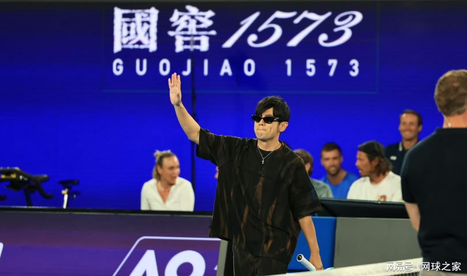 业余球手夺一球致胜冠军！高芙贡献名面，周杰伦球都没碰到就出局