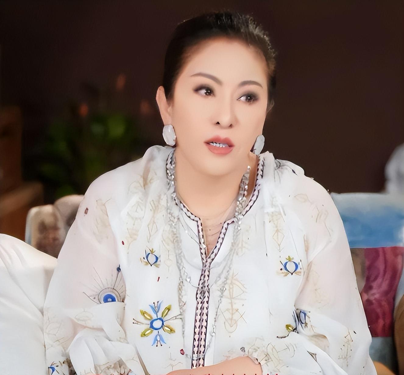 世界杯赛事资讯-钱再多也没用！向太曝马伊琍已再婚，原来当年文章过不了心里那关