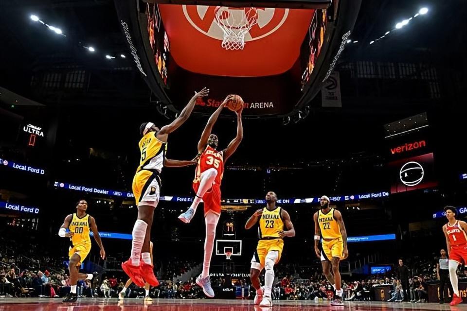 在湖人没打出来，但内线新星加盟老鹰后立刻打出了亮眼的表现？