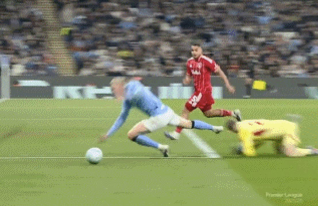 世界杯注册-英超保送阿森纳？曼城3疑似点球未判：哈兰德2次被放倒 裁判无视