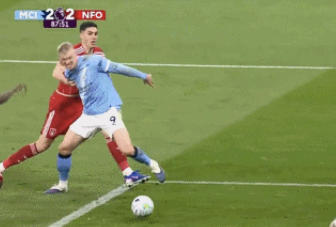 世界杯注册-英超保送阿森纳？曼城3疑似点球未判：哈兰德2次被放倒 裁判无视