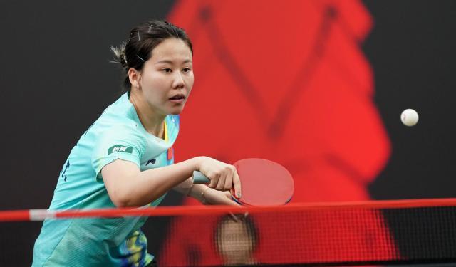 世界杯赛事资讯-新加坡大满贯王曼昱、王艺迪逆转晋级 陈幸同完胜