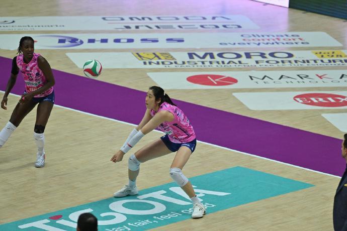 世界杯官方认证-31岁朱婷斩21分 率意甲豪门让二追三大逆转 获官方MVP+用英文受访