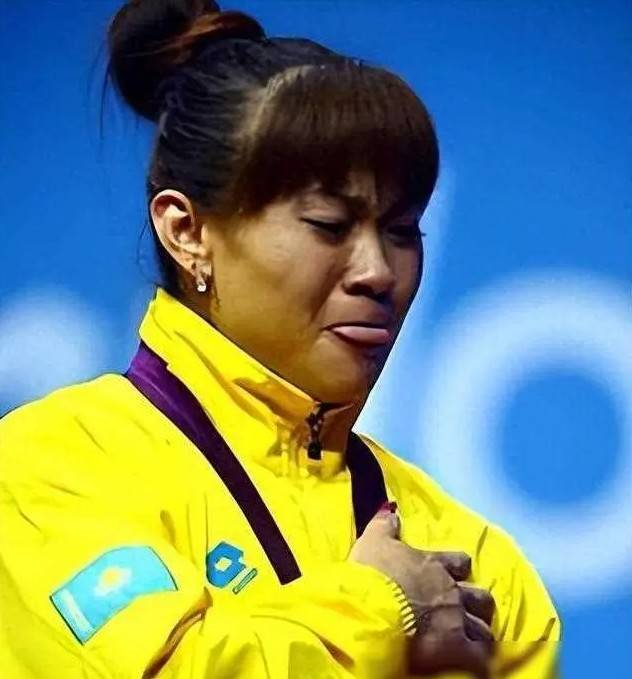 世界杯注册账号-体坛第一叛徒！她改洋名换国籍夺冠后称不是中国人，结局如何？|姚丽|哈萨克斯坦|马内扎|举重|教练_新浪体育_新浪新闻